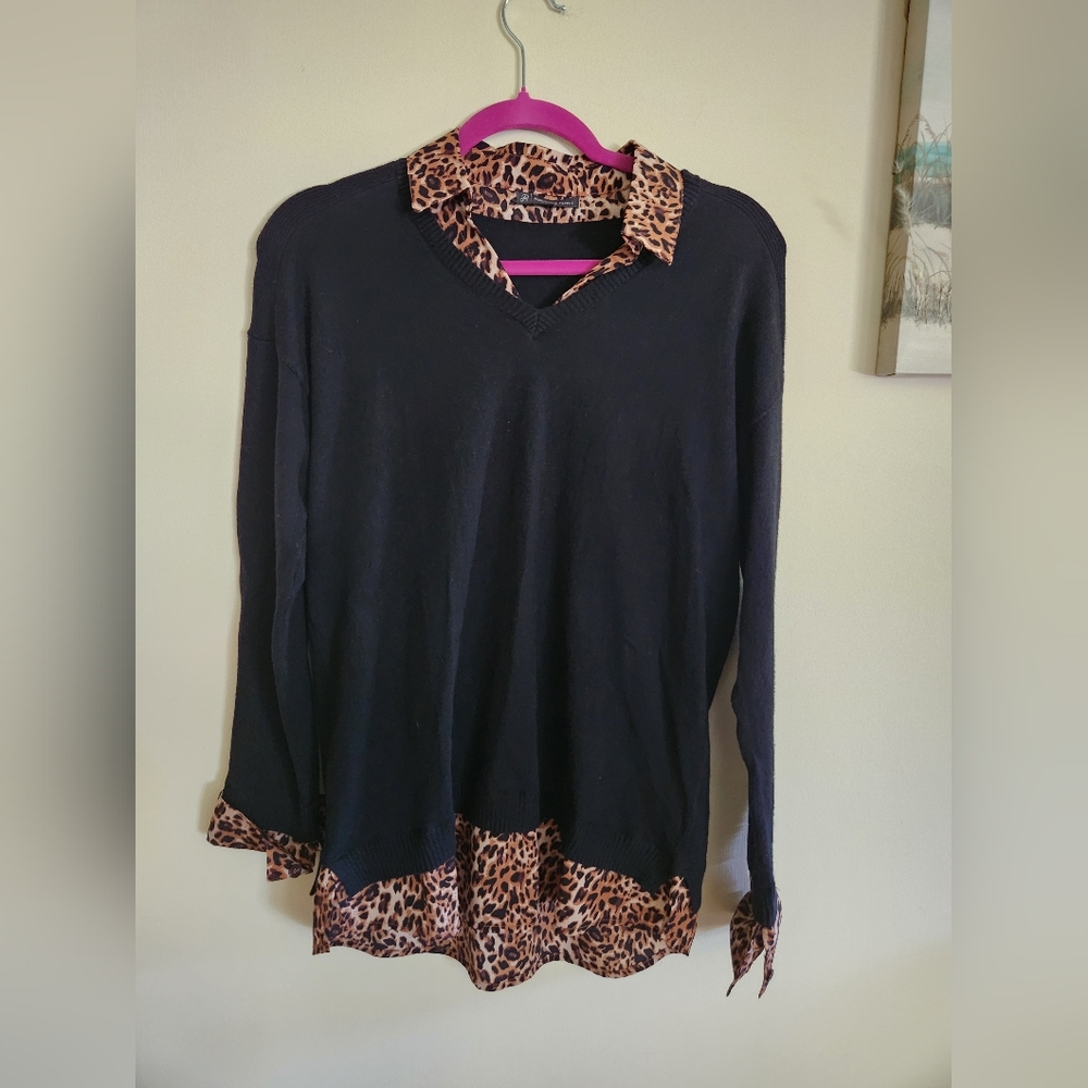 Adrianna Papell long sleeve sweater top animal print small